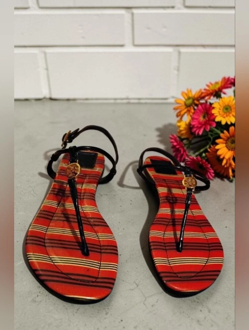Tory Burch Emmy Striped Patent Leather Thong Sandals EUC Size 8